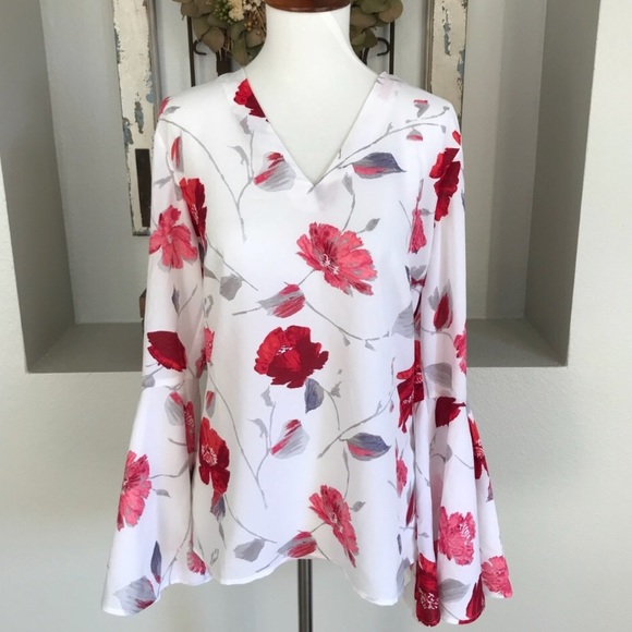 Banana Republic Tops - Banana Republic Floral Flare Sleeve Blouse
